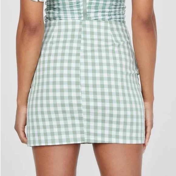 NWT Guess Emilia Gingham Mini Skirt Black White Plaid Size M - Picture 8 of 8